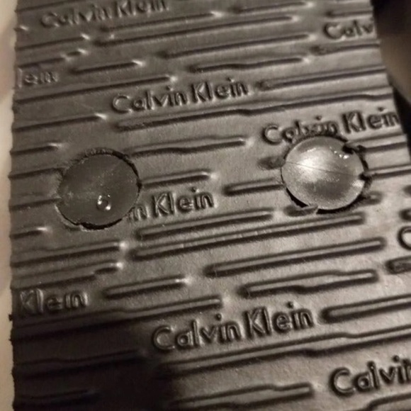 Calvin Klein Flops - Picture 3 of 3